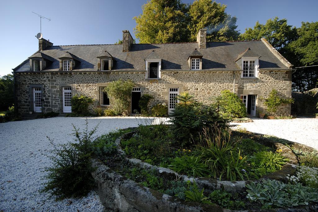 La Grande Sauvagere Bed & Breakfast Saint-Pierre-de-Plesguen Exterior photo